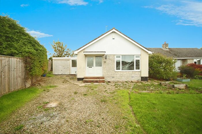 2 Bedroom Bungalow For Sale In Newlyn Crescent, Puriton, Bridgwater, Somerset, TA7