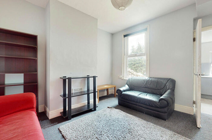 4 Bedroom House To Rent In St Johns Road Bath, BA1
