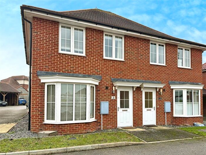 3 Bedroom Semi-Detached House For Sale In Harrison Road, Aylesham, Canterbury, Kent, CT3