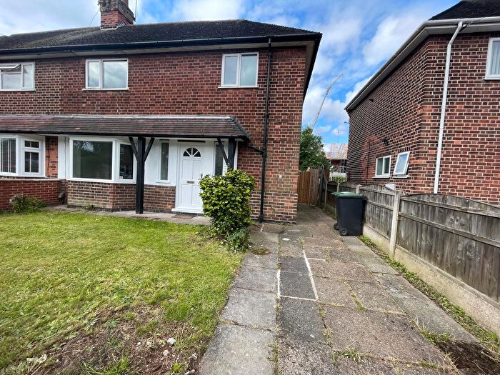 3 Bedroom Semi Detached House To Rent In Scrivelsby Gardens, Nottingham, NG9