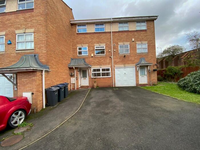 4 Bedroom House To Rent In Waterside Close, Bordesley Green, B9