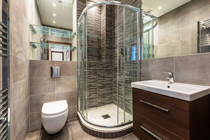 1 Bedroom Flat For Sale In Mornington Place, London, NW1