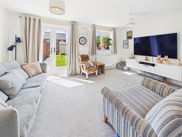 3 Bedroom Semi-Detached House For Sale In Saxon Drive, Brockworth, Gloucester, GL3