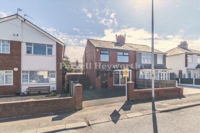 3 Bedroom Semi-Detached House To Rent In Abbey Road, Blackpool, FY4