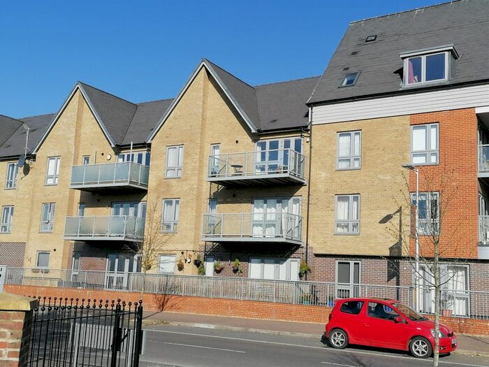 2 Bedroom Flat To Rent In Repton Avenue, Ashford, Kent, TN23