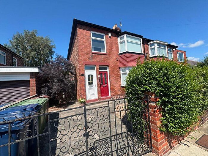 3 Bedroom Flat For Sale In Bosworth Gardens, North Heaton, NE6