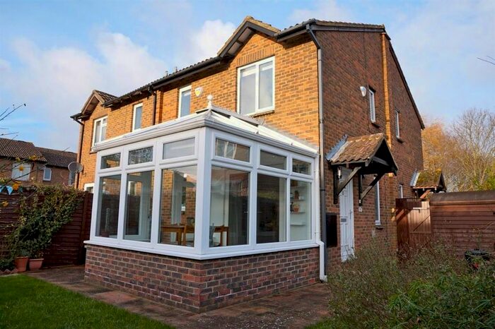 1 Bedroom Semi-Detached House To Rent In Gale Close, Hampton, TW12