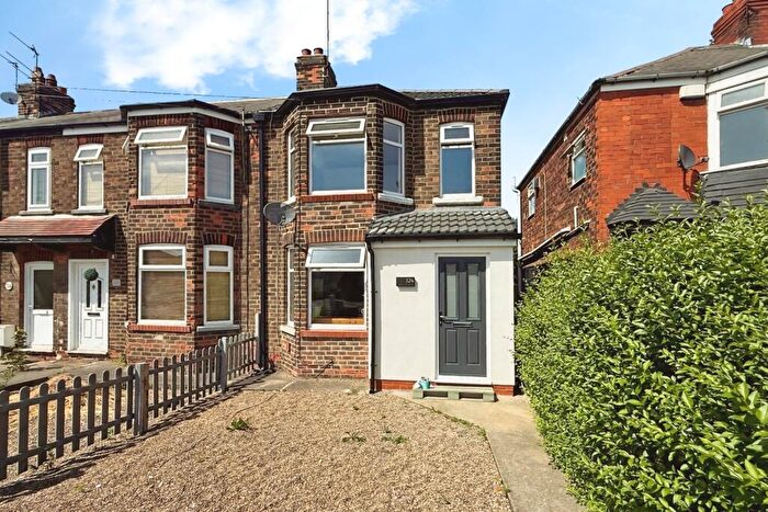 3 Bedroom End Of Terrace House For Sale In Willerby Road, Hull, HU5