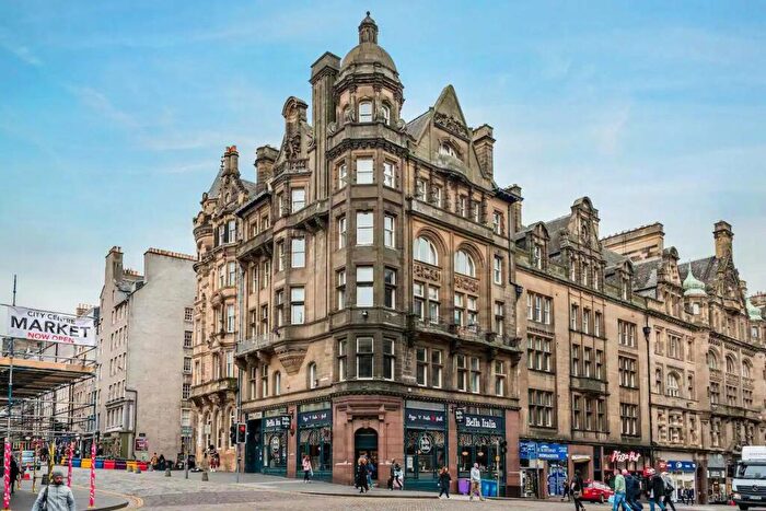 1 Bedroom Flat To Rent In North Bridge, Edinburgh, Midlothian, EH1