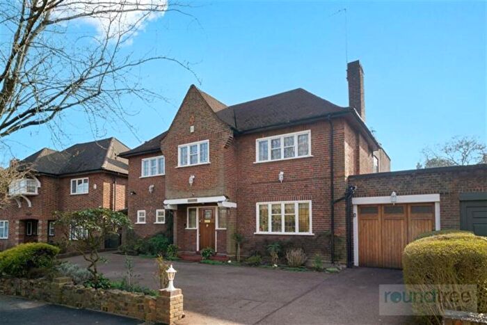 5 Bedroom Detached House For Sale In Cedars Close, Hendon, NW4