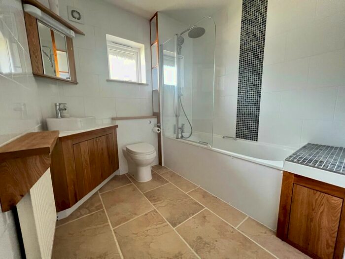 2 Bedroom Apartment To Rent In Jubilee Green, Cirencester, GL7