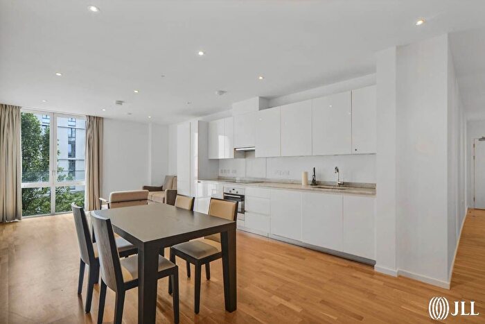 3 Bedroom Flat To Rent In Napa Close, London, E20