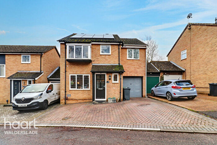 4 Bedroom Link Detached House For Sale In Falkland Place, Chatham, ME5