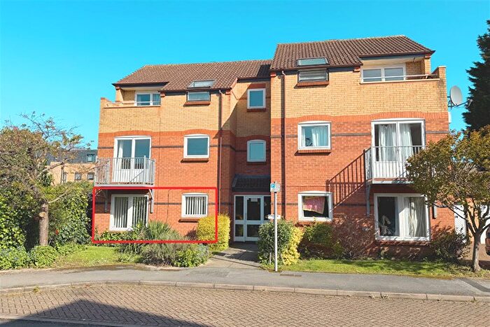 2 Bedroom Flat For Sale In Tonnelier Road, Dunkirk, NG7