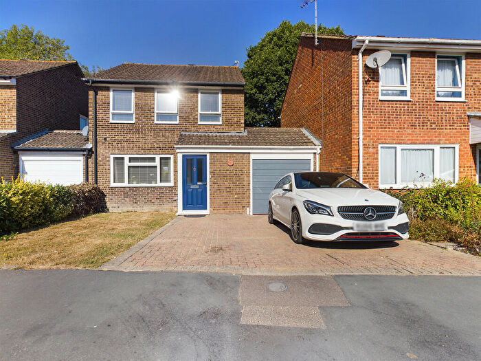 3 Bedroom Semi-Detached House To Rent In Yarrow Close, Horsham, RH12