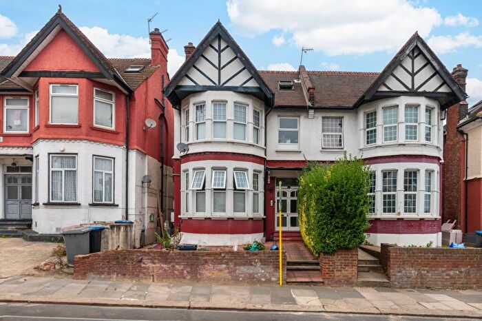 1 Bedroom Flat To Rent In Prout Grove, Neasden, London, NW10