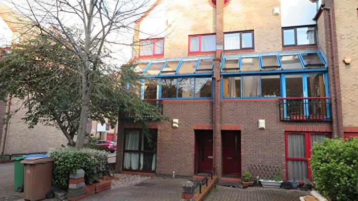 1 Bedroom Apartment To Rent In Bywater Place, Rotherhithe, SE16