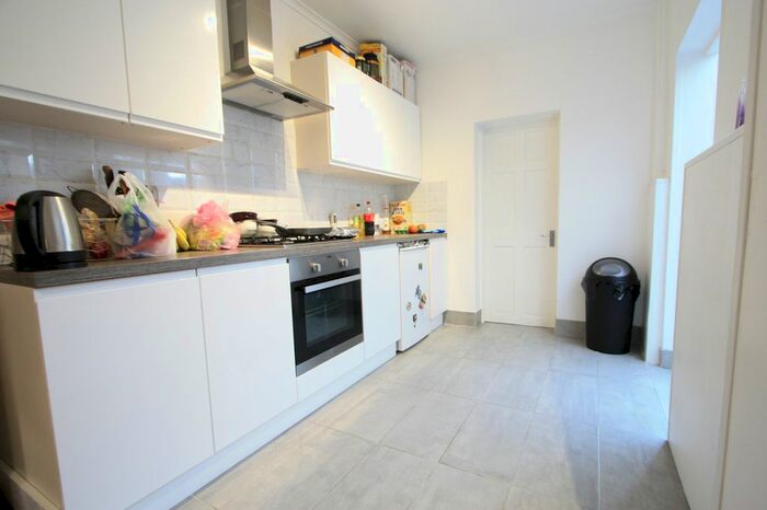 3 Bedroom Terraced House To Rent In Priory Road, Croydon, CR0