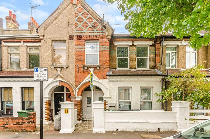 2 Bedroom Flat To Rent In Devonshire Road, Walthamstow, London, E17