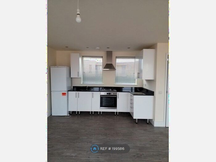 1 Bedroom Flat To Rent In South Street, Romford, Essex, RM1