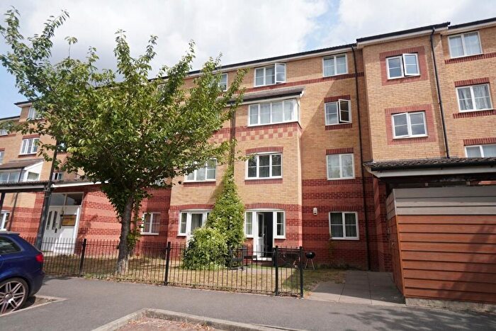 1 Bedroom Flat For Sale In Princes Gate, High Wycombe, HP13