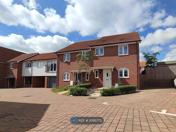 3 Bedroom Semi-Detached House To Rent In Fray Close, Bishop's Stortford, CM23