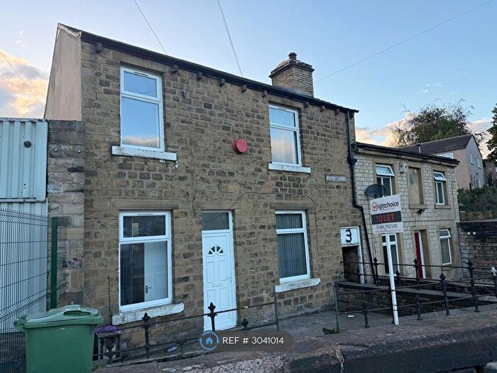 3 Bedroom Semi-Detached House To Rent In Birkhouse Lane, Huddersfield, HD1