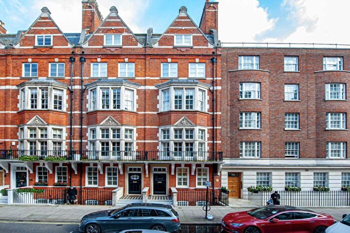 2 Bedroom Flat To Rent In Park Street, Mayfair, W1K