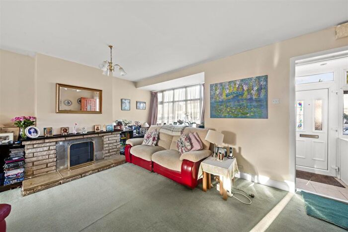 3 Bedroom Semi-Detached House For Sale In Wood End Way, Northolt, UB5