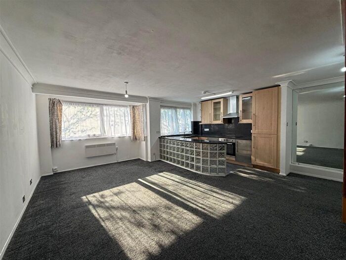 2 Bedroom Property To Rent In Queenswood Gardens, London, E11