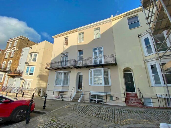 1 Bedroom Apartment To Rent In Albert Terrace, Margate, CT9