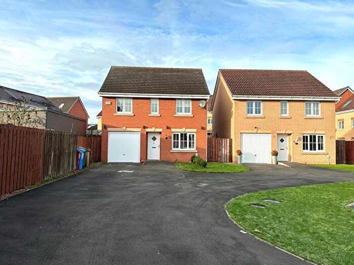 4 Bedroom Detached House To Rent In Kings Seat Place, Falkirk, FK2