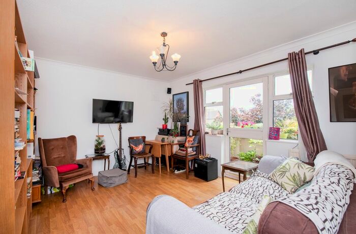 1 Bedroom Flat To Rent In Hart Grove, London, W5