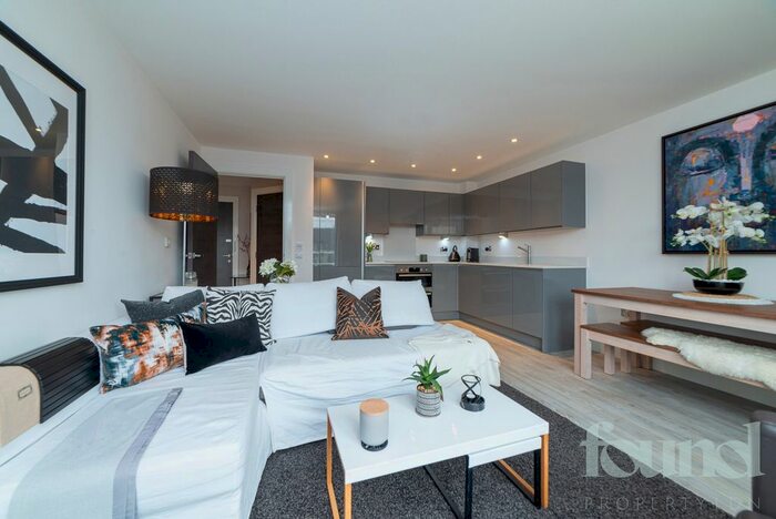 1 Bedroom Flat To Rent In Lion Wharf Road, Isleworth, TW7