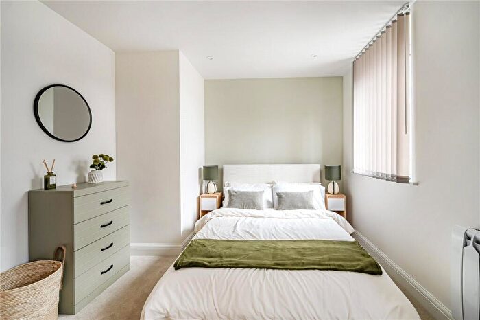 1 Bedroom Flat To Rent In Windsor Way, Aldershot, Hampshire, GU11