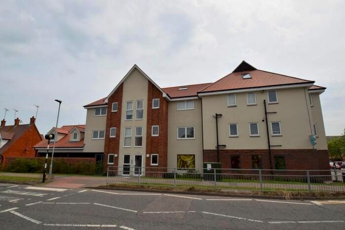 2 Bedroom Flat To Rent In Baron Road, South Woodham Ferrers, Essex, CM3