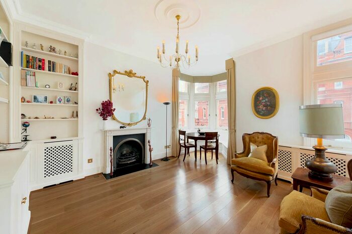 1 Bedroom Flat To Rent In South Audley Street, Mayfair, London, W1K