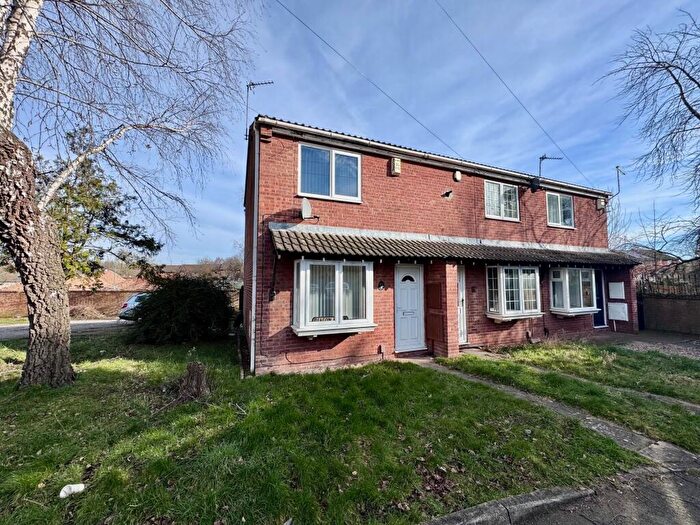 2 Bedroom House To Rent In Plantagenet Court, Nottingham, NG3