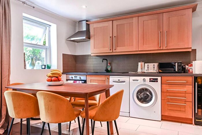 3 Bedroom House To Rent In Stock Orchard Crescent, Hillmarton Conservation Area, London, N7