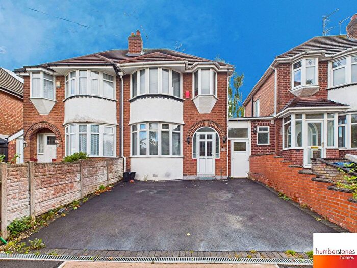 3 Bedroom Semi-Detached House For Sale In Worlds End Lane, Quinton, B32