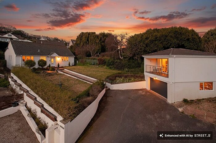 4 Bedroom Detached House For Sale In Buckeridge Road, Teignmouth, TQ14