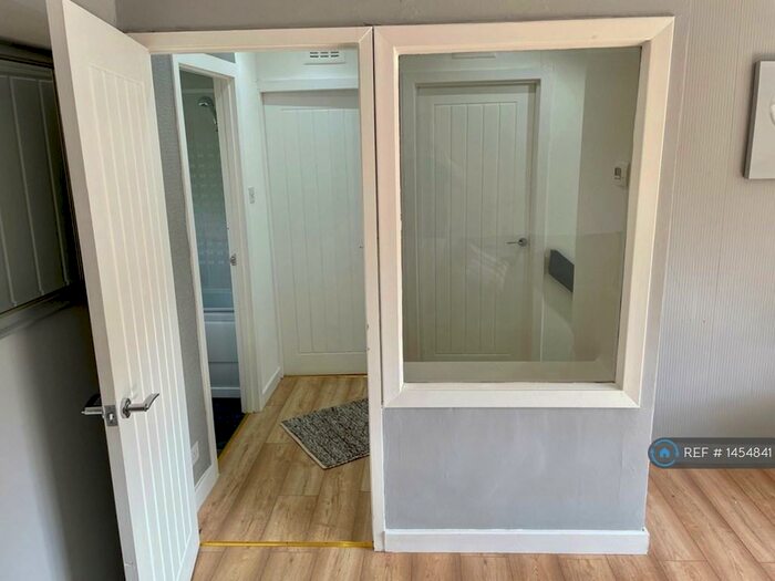 2 Bedroom Flat To Rent In Rigghead Avenue, Cumbernauld, Glasgow, G67