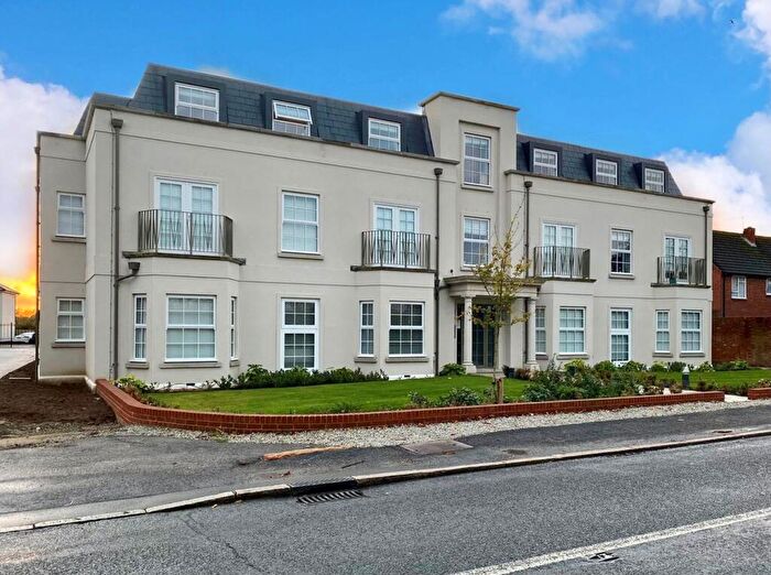 2 Bedroom Apartment To Rent In Slough Road, Berkshire, Datchet, SL3
