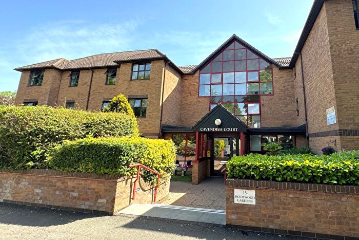 1 Bedroom Flat For Sale In Holmwood Gardens, Wallington, SM6
