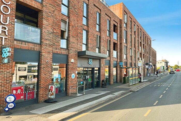 2 Bedroom Flat For Sale In Maple Court -, Cross Street, Cross Street, M33
