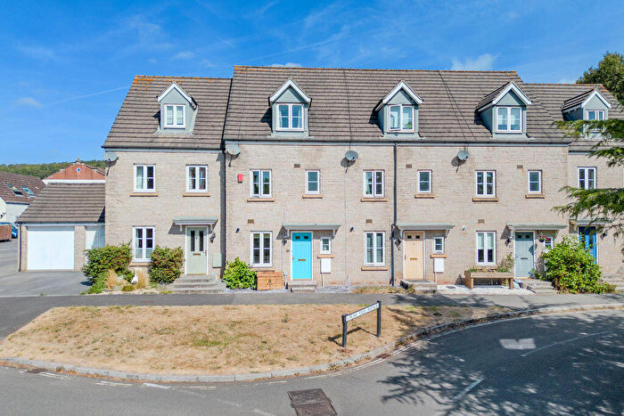 4 Bedroom Terraced House For Sale In Pear Tree Avenue, Long Ashton, BS41