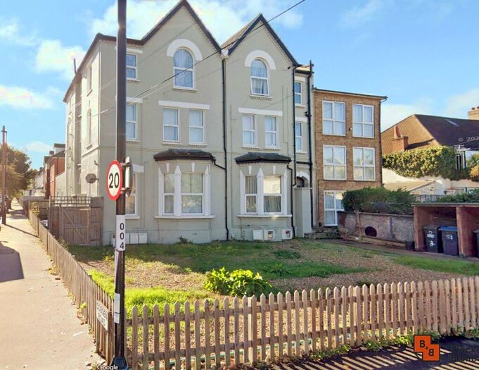 2 Bedroom Apartment To Rent In Enmore Road, London, Greater London, SE25