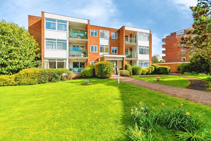 3 Bedroom Flat For Sale In Vermont Close, Bassett, Southampton, Hampshire, SO16