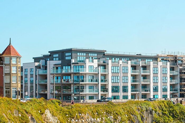 3 Bedroom Flat To Rent In Narrowcliff, Newquay, TR7