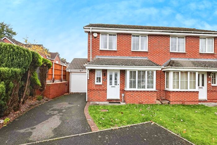 3 Bedroom Semi Detached House For Sale In Wakeman Drive, Tividale, Oldbury, B69